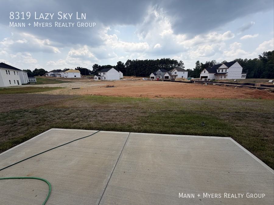 8319 Lazy Sky Ln - Photo 4 of 29