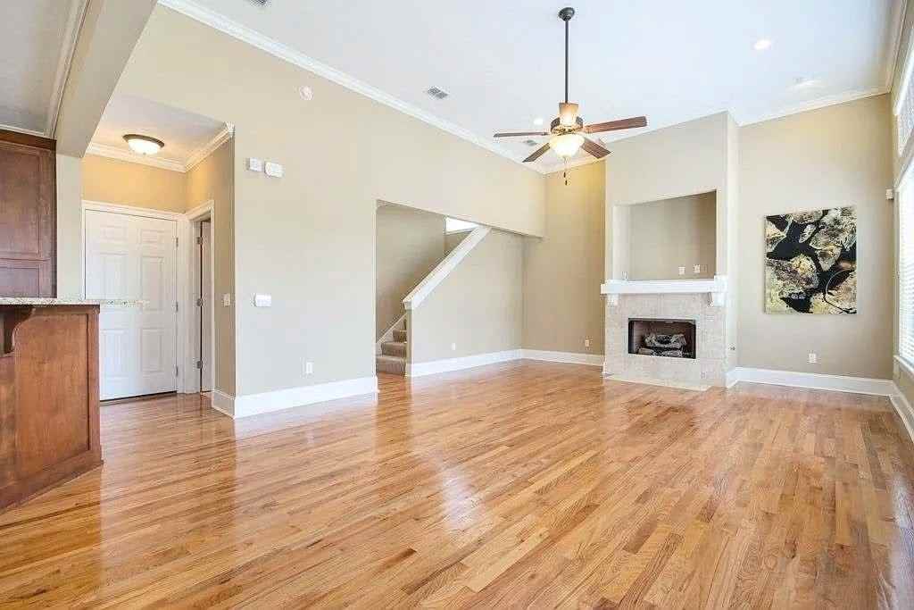 1621 Shadowmoss Ave - Photo 3 of 20