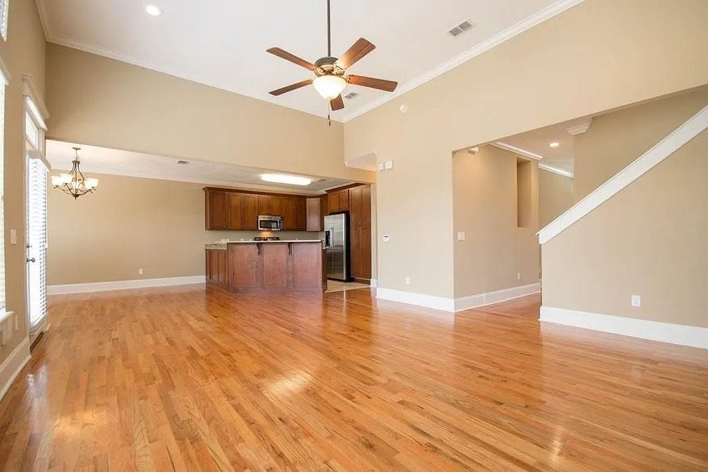 1621 Shadowmoss Ave - Photo 4 of 20