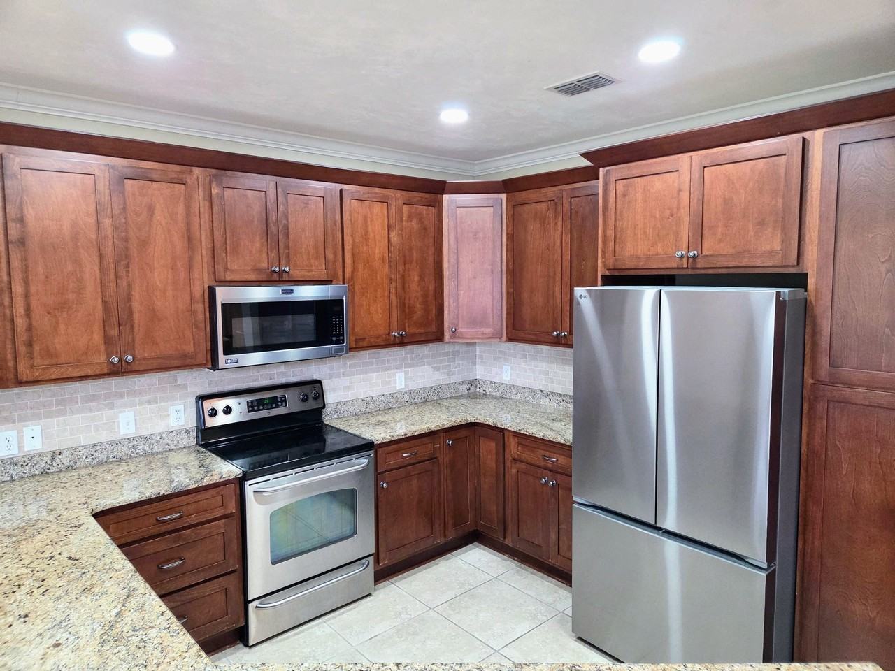 1621 Shadowmoss Ave - Photo 6 of 20