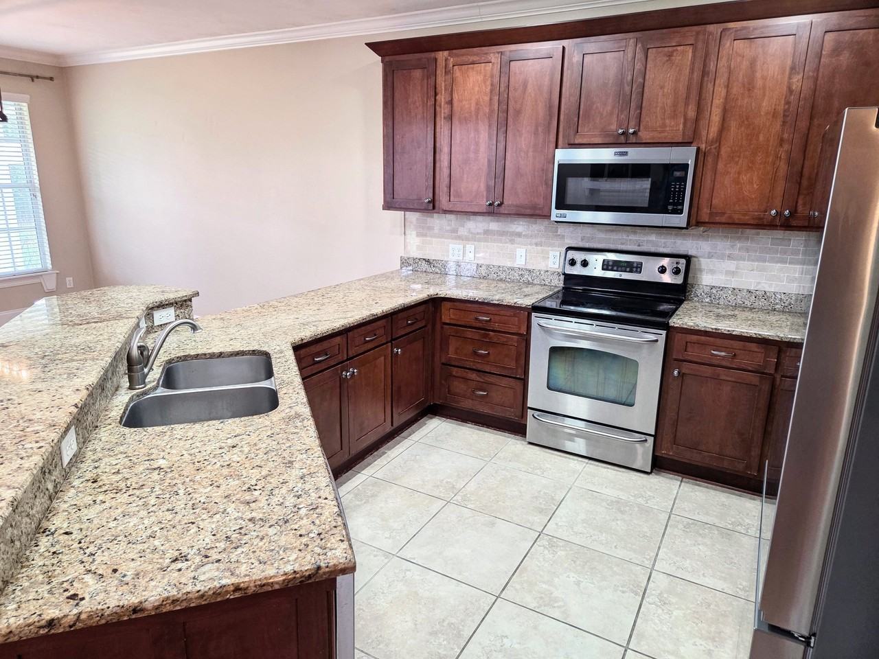1621 Shadowmoss Ave - Photo 7 of 20