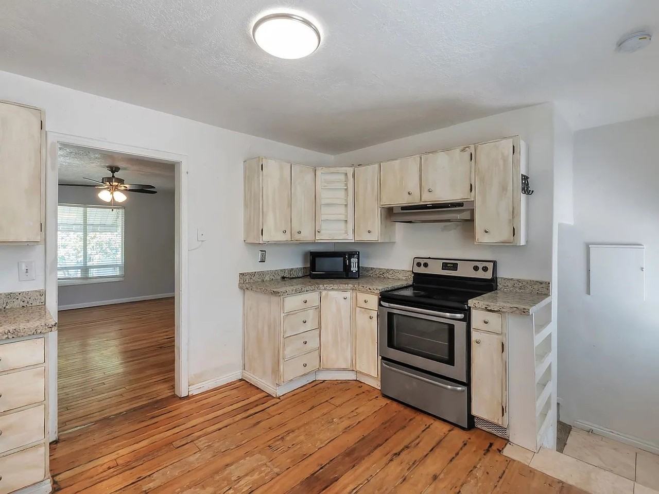 367 Tall Pines Dr - Photo 3 of 5