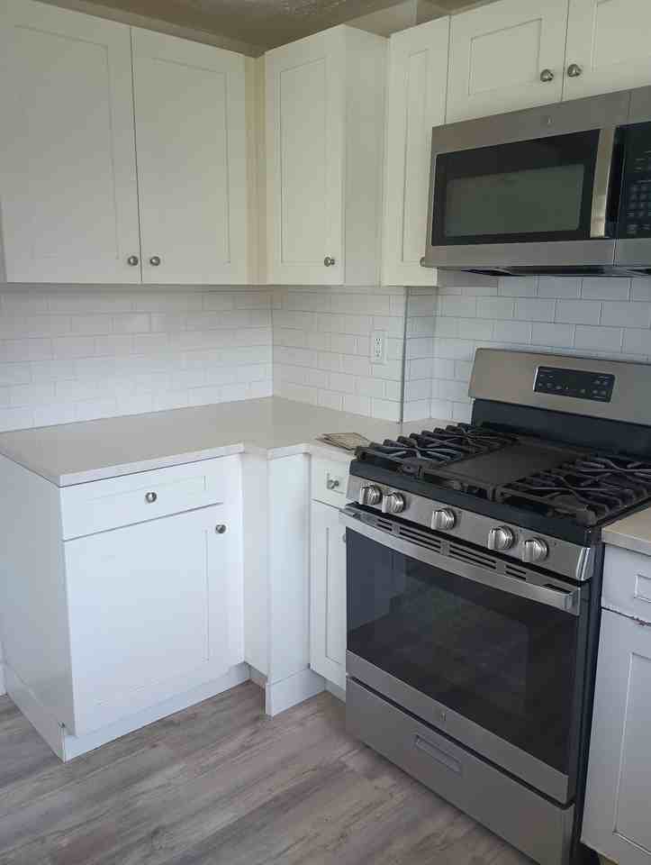 680 Willow Ave - Photo 2 of 12