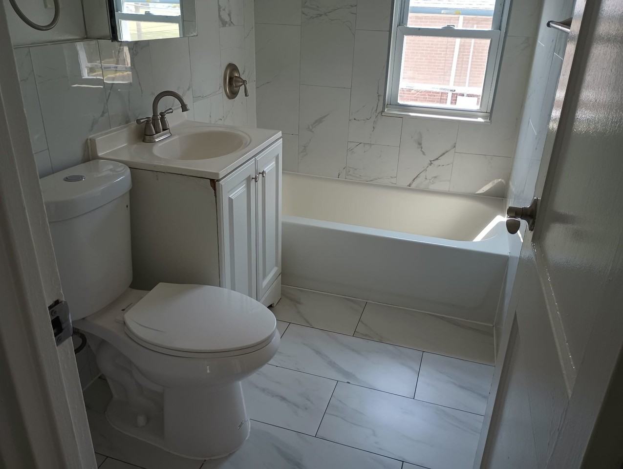 680 Willow Ave - Photo 4 of 12