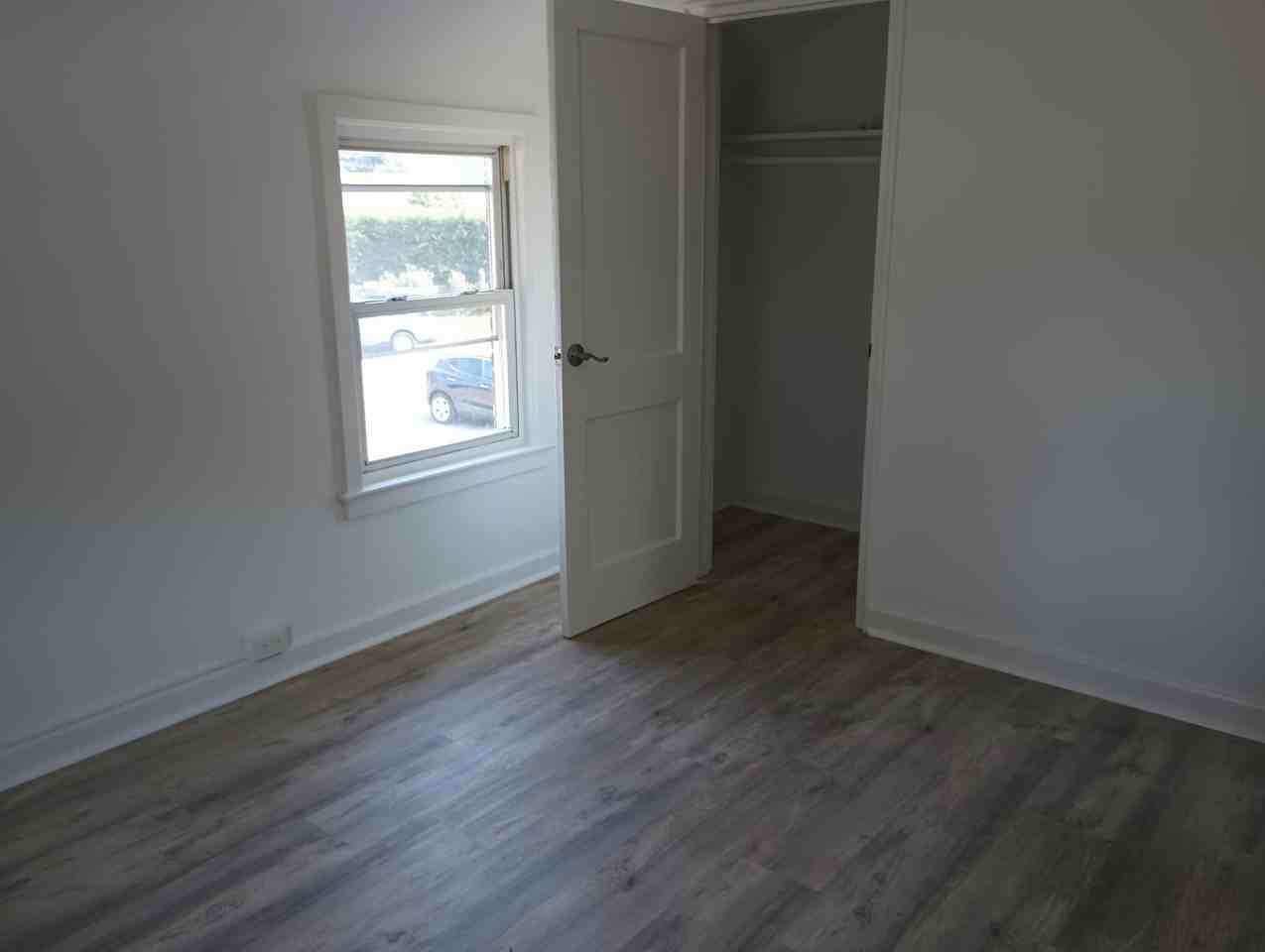 680 Willow Ave - Photo 7 of 12