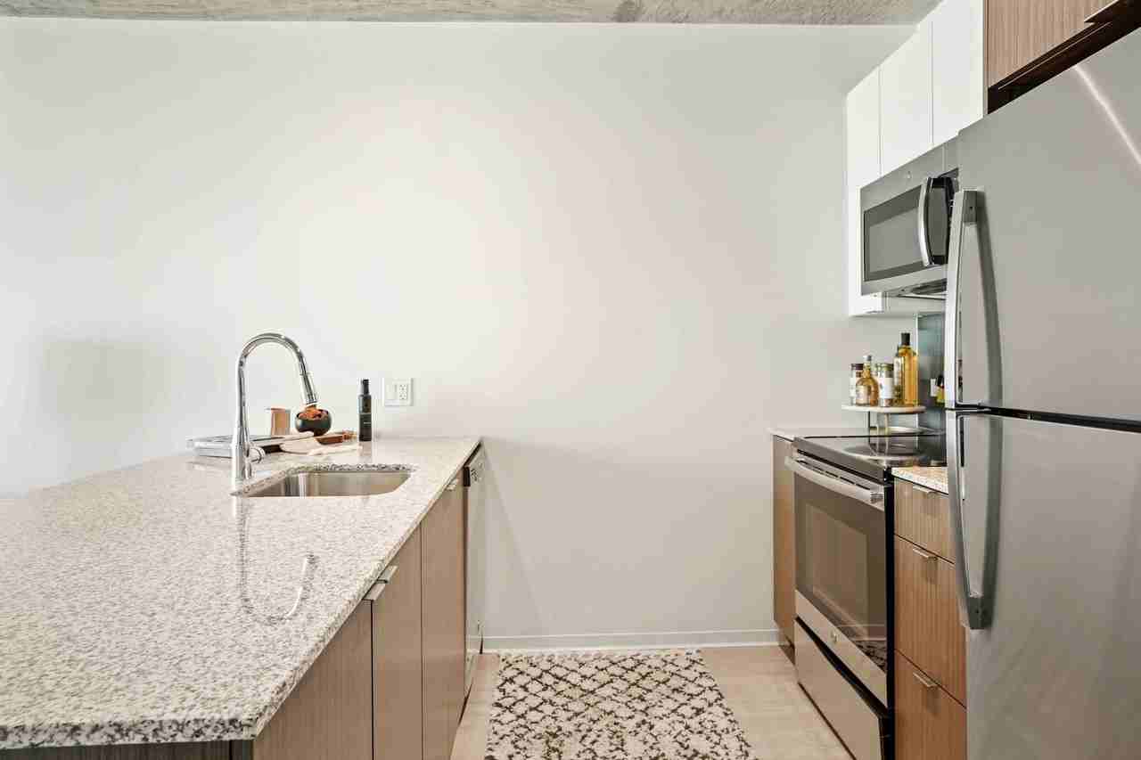 2121 S Wabash Ave - Photo 5 of 18