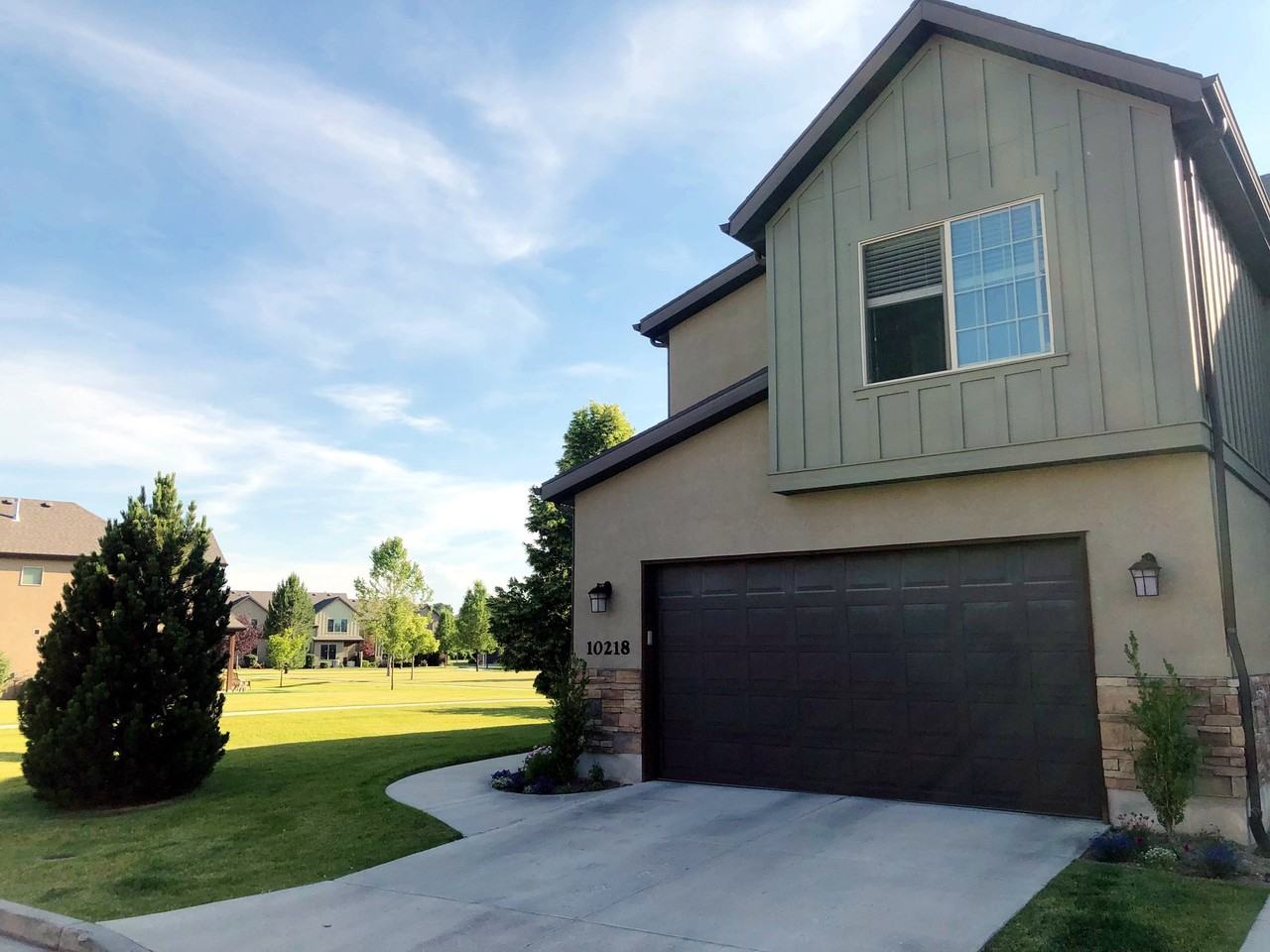 10218 S Mystic Falls Way - Photo 3 of 20