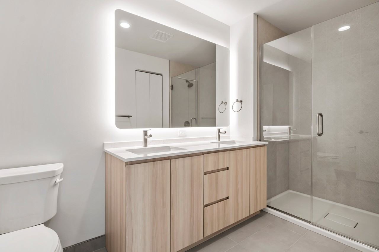 530 S Damen Ave - Photo 6 of 12