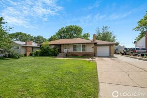 featured image of 1305 Henderson Dr