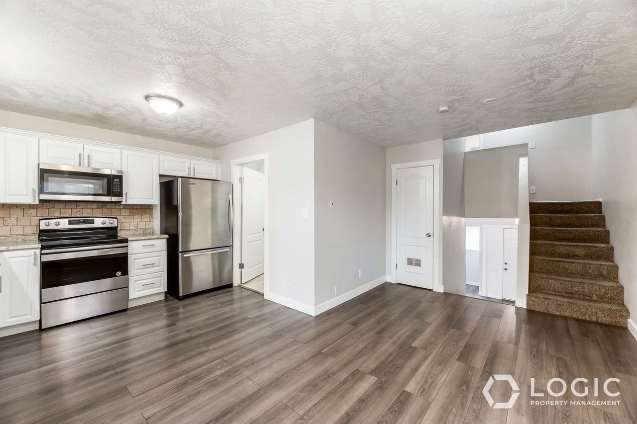 598 W 1975 N - Photo 6 of 20