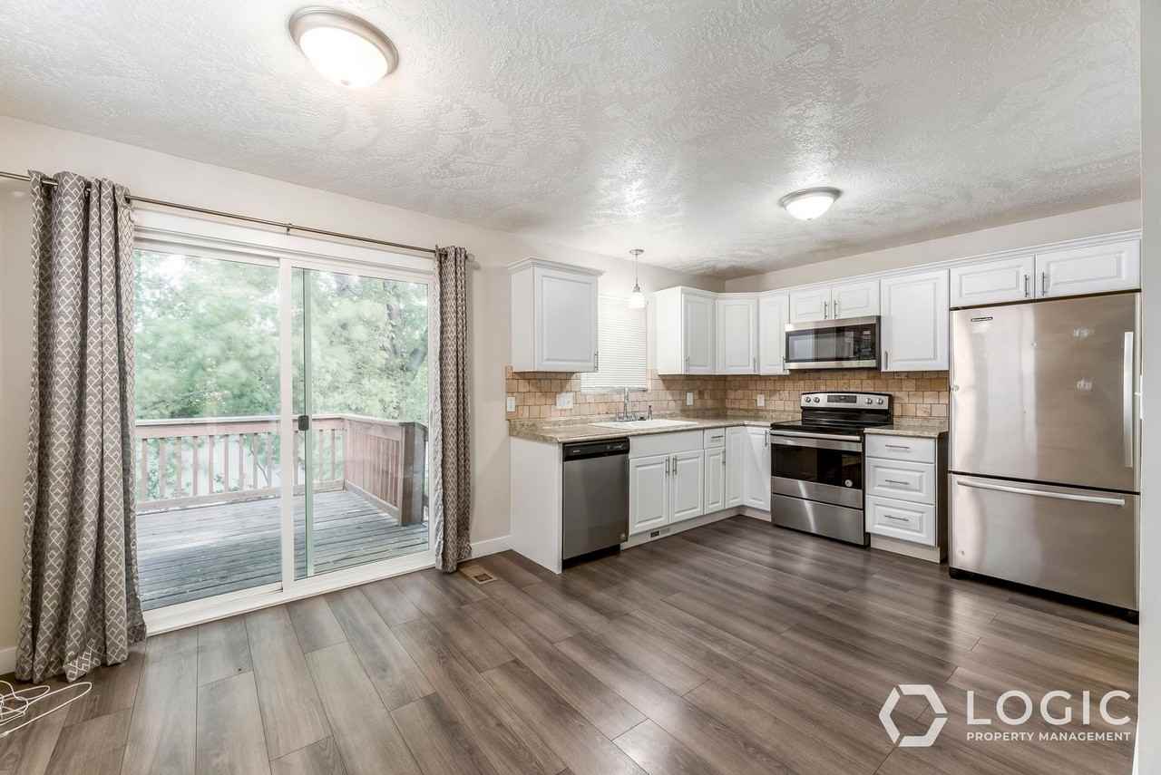 598 W 1975 N - Photo 7 of 20