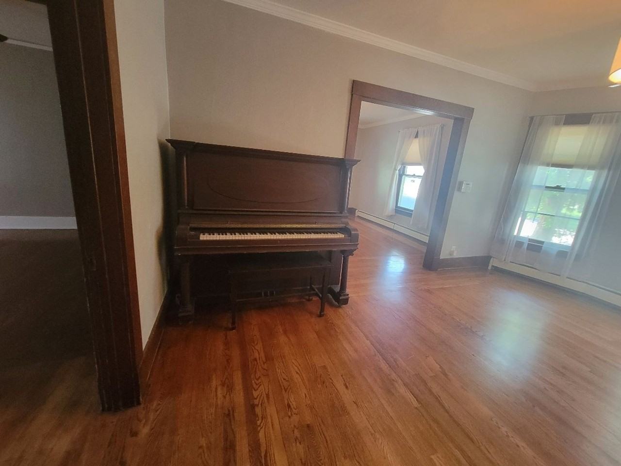 1104 N Institute St - Photo 3 of 12