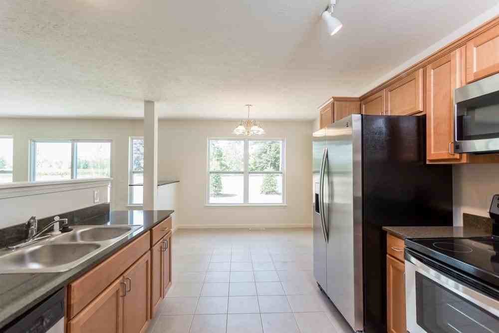 10 Silverlight Way - Photo 2 of 11
