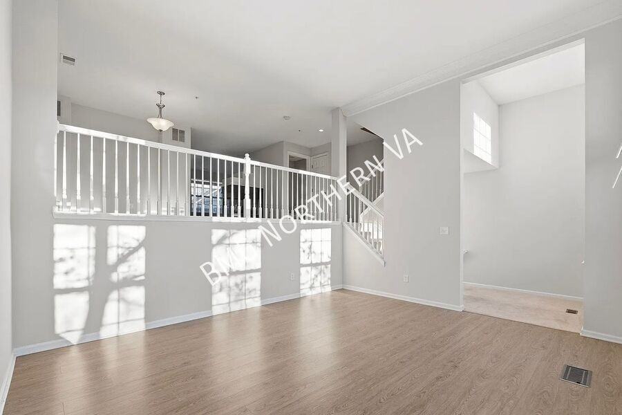 1881 Crescent Park Dr - Photo 3 of 31