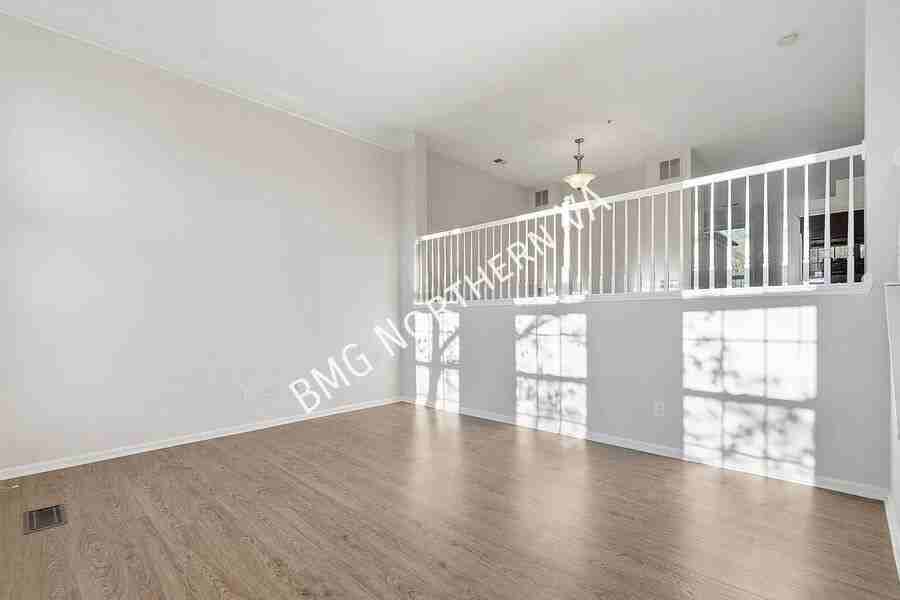 1881 Crescent Park Dr - Photo 4 of 31