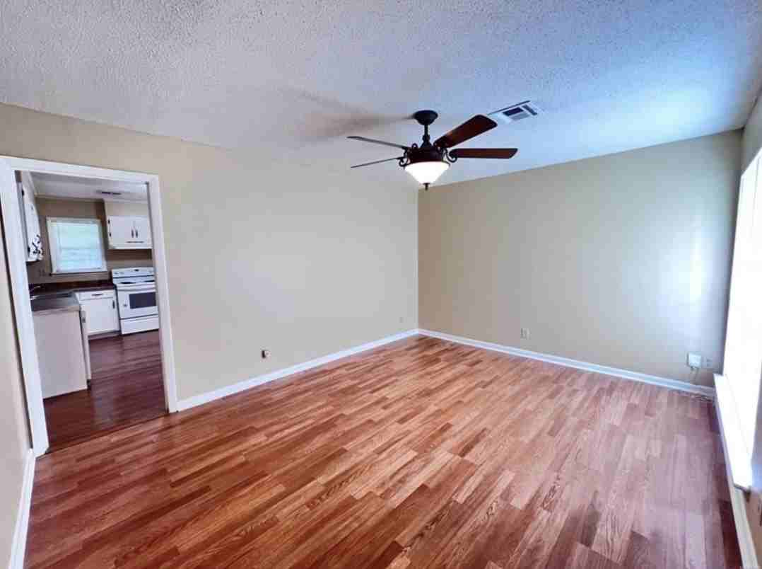 429 Fieldbrook Dr - Photo 5 of 10