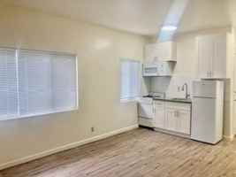 featured image of 5 F St #4