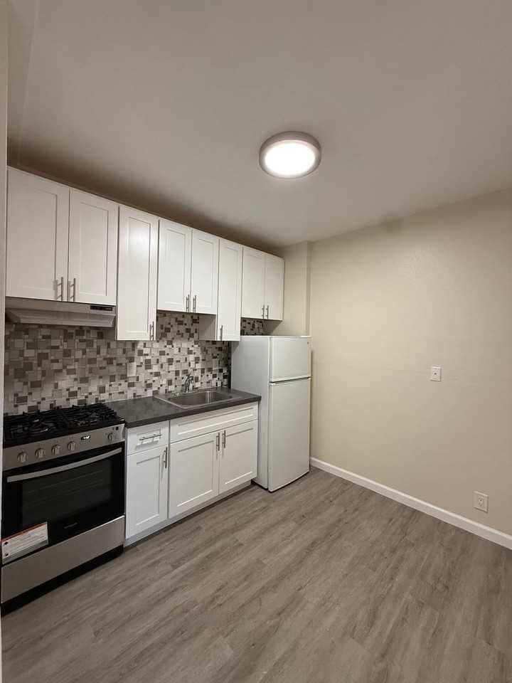 5 F St #7 - Photo 2 of 11