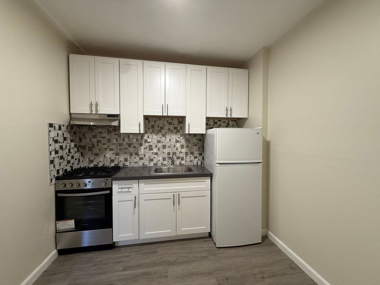 5 F St #7 - Photo 4 of 11