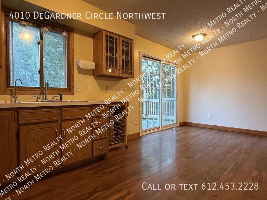 4010 Degardner Cir Nw - Photo 3 of 10