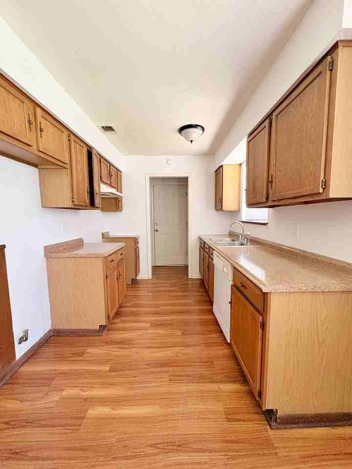 502 3rd St - Photo 3 of 8