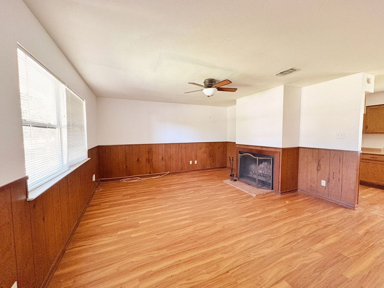 502 3rd St - Photo 4 of 8