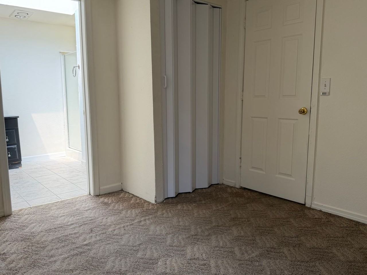 2032 Ne Oswego Ave - Photo 6 of 8