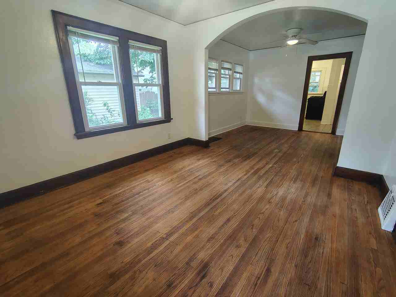 1912 Quincy St - Photo 3 of 7