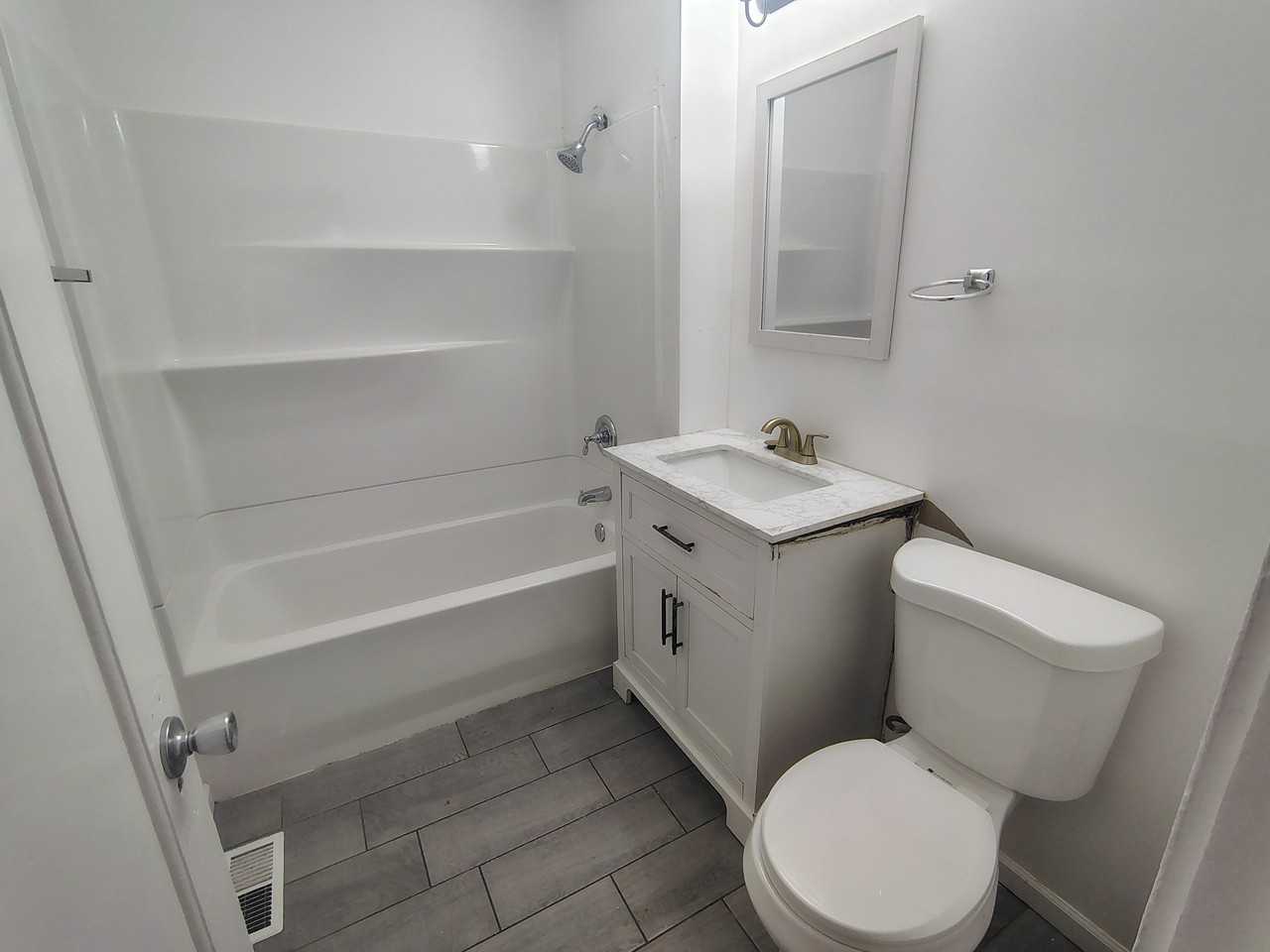 1912 Quincy St - Photo 4 of 7