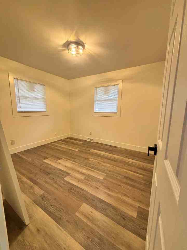 1015 Furman St #1 - Photo 4 of 7
