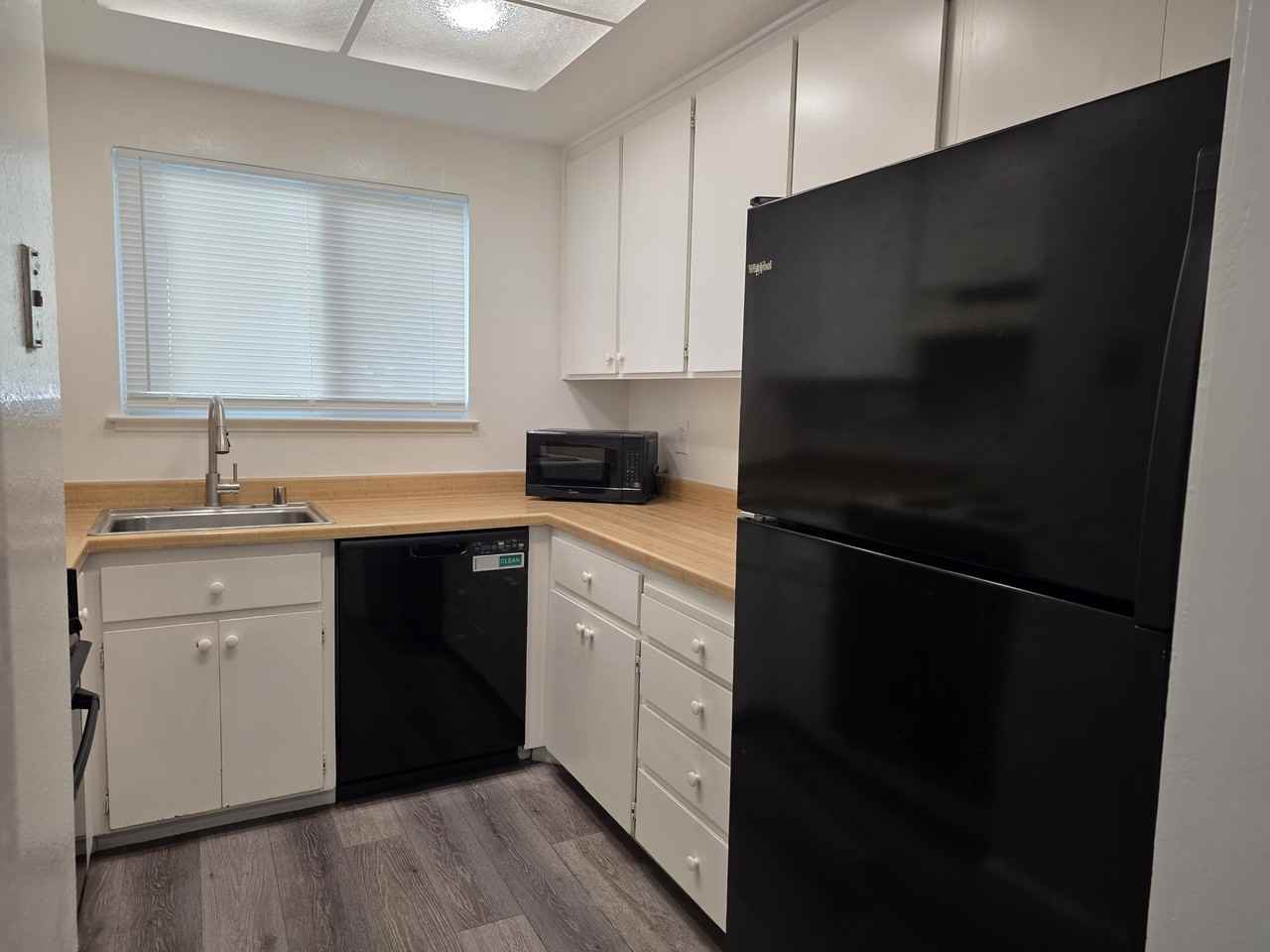 2201 Monroe St #301 - Photo 7 of 22