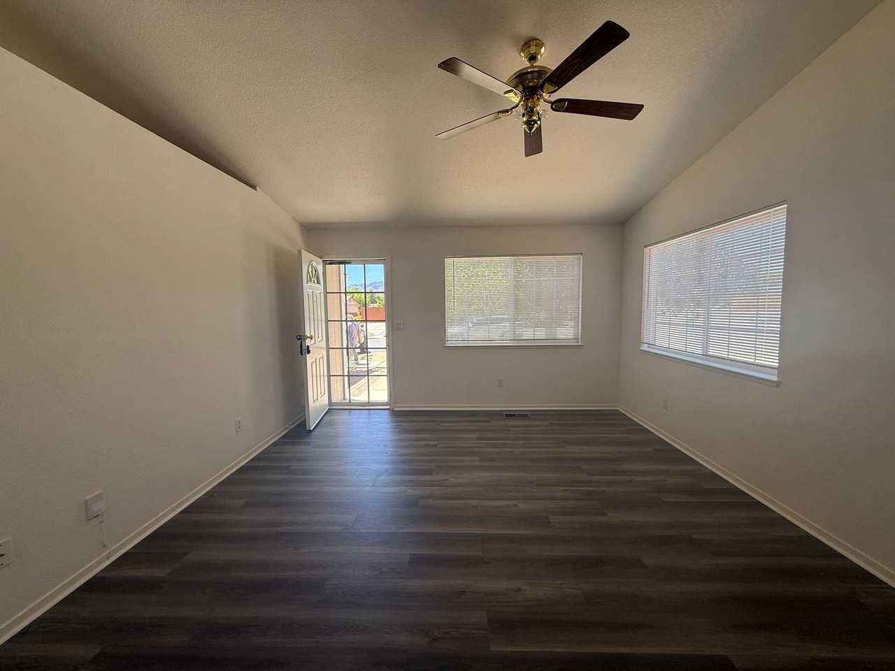 6408 Aleut Ct - Photo 2 of 15