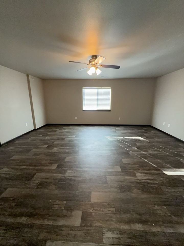 7051 Freedom Ln - Photo 4 of 43