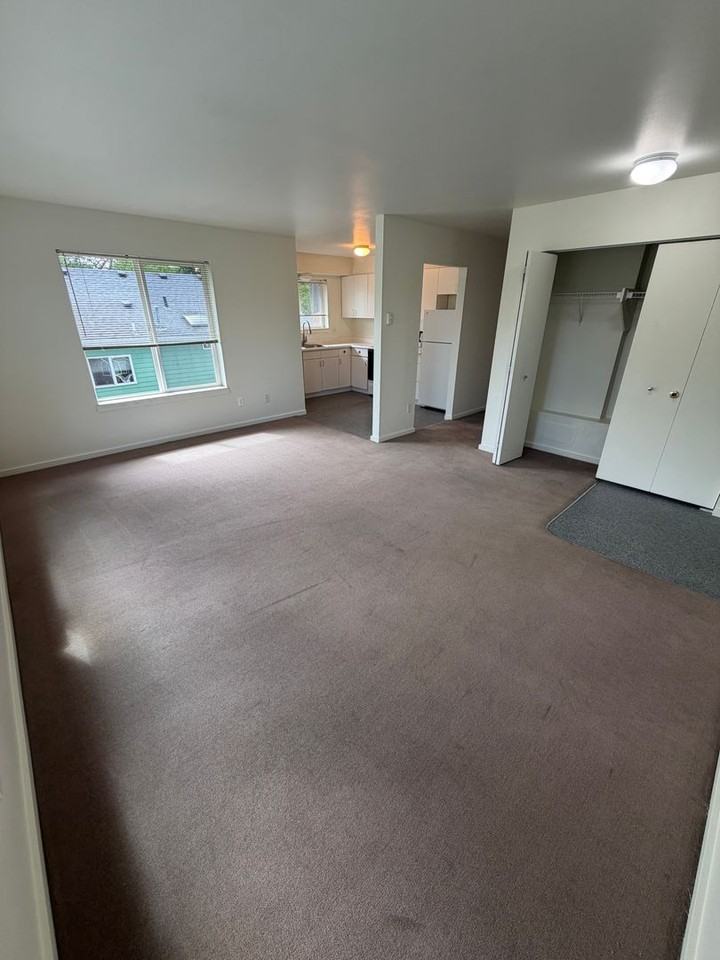 539 Nw 21st St - Photo 5 of 14