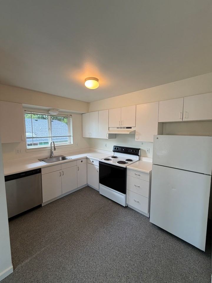 539 Nw 21st St - Photo 6 of 14