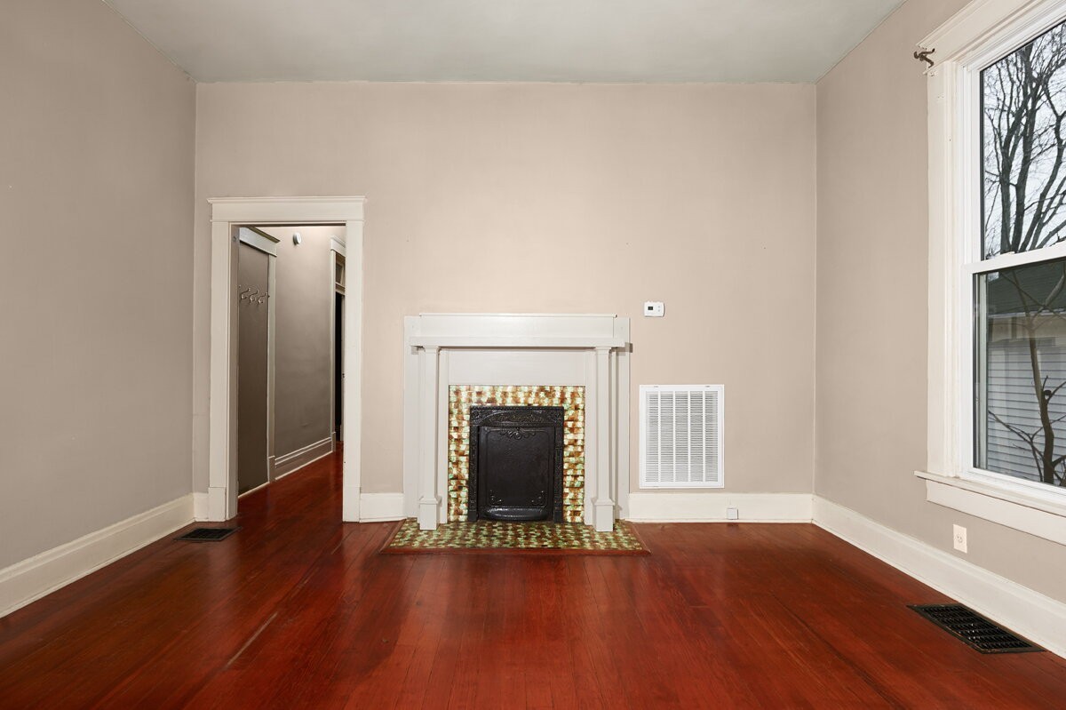 207 N Oak St #A - Photo 4 of 15