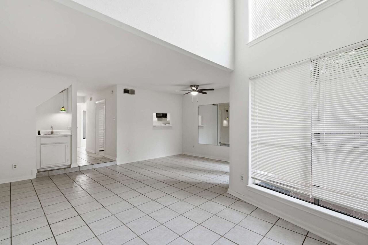 11217 Briar Forest Dr - Photo 2 of 20