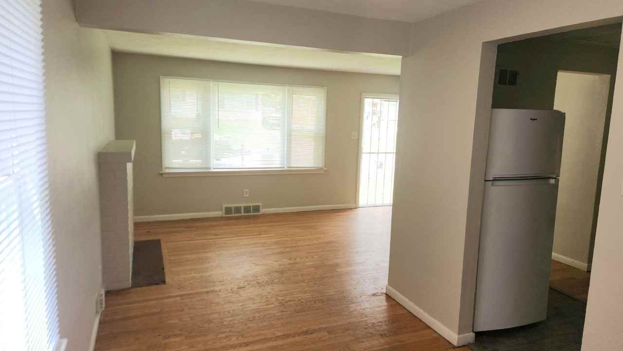 6122 Jackson Ave - Photo 5 of 20