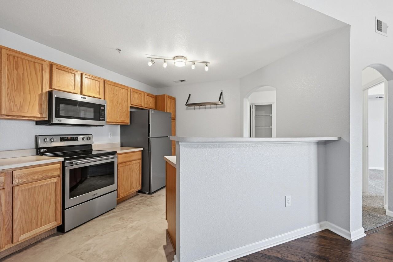 5745 N Genoa Way #13-303 - Photo 7 of 34