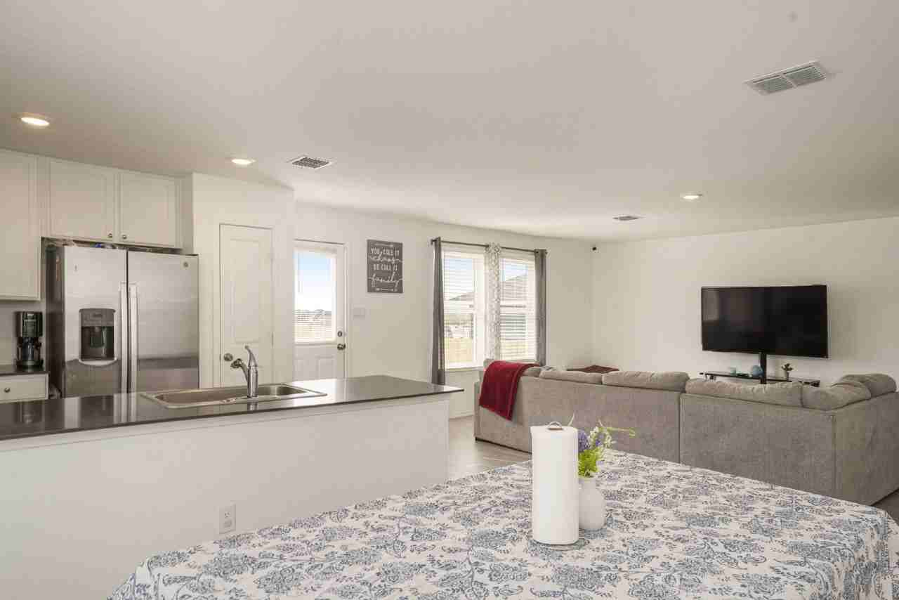 6668 Cibolo Spgs - Photo 5 of 19