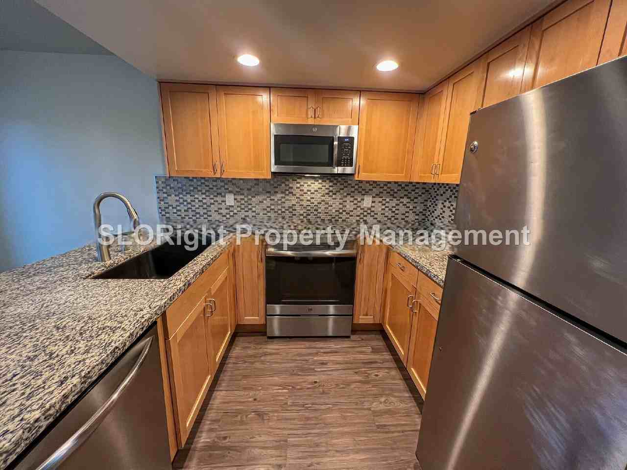 1025 Southwood Dr - Photo 6 of 16
