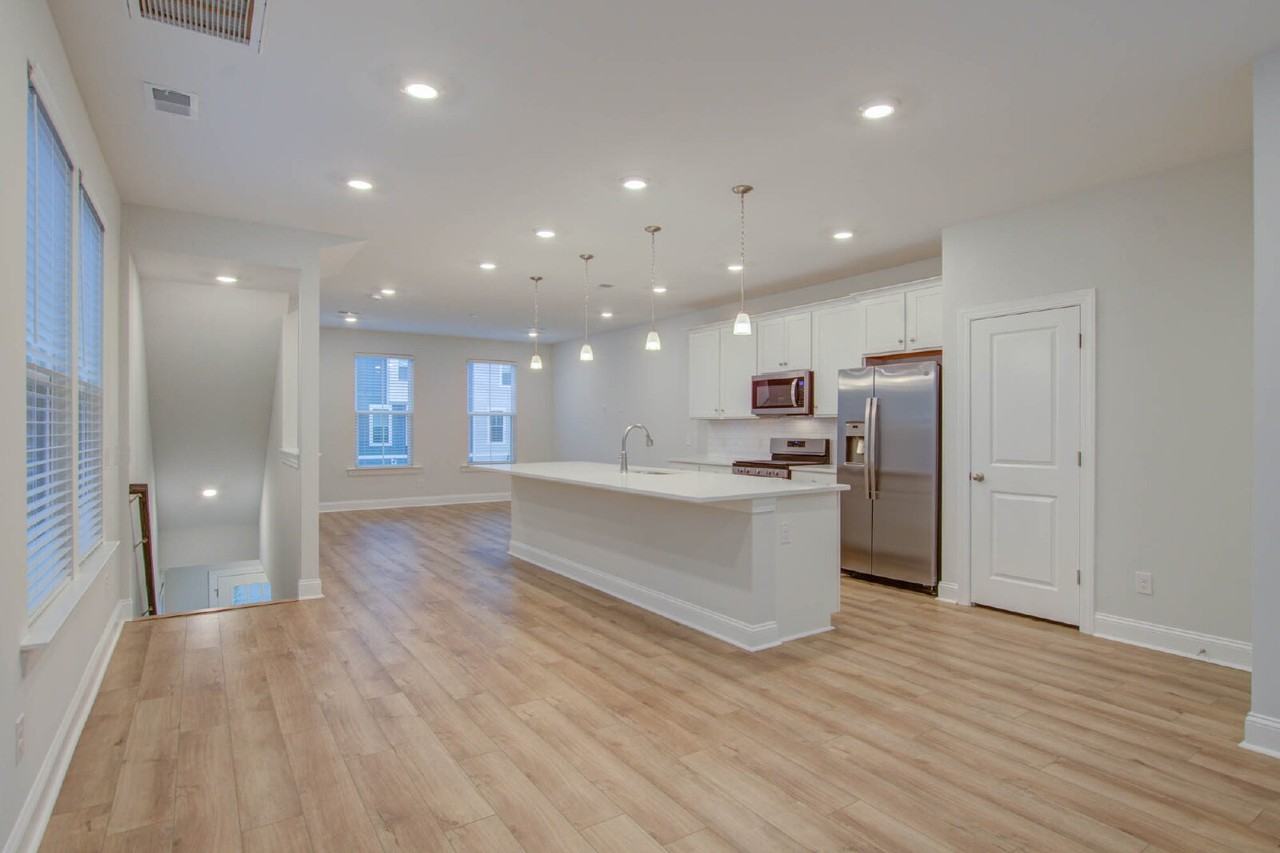 1237 Tice Ln - Photo 2 of 21