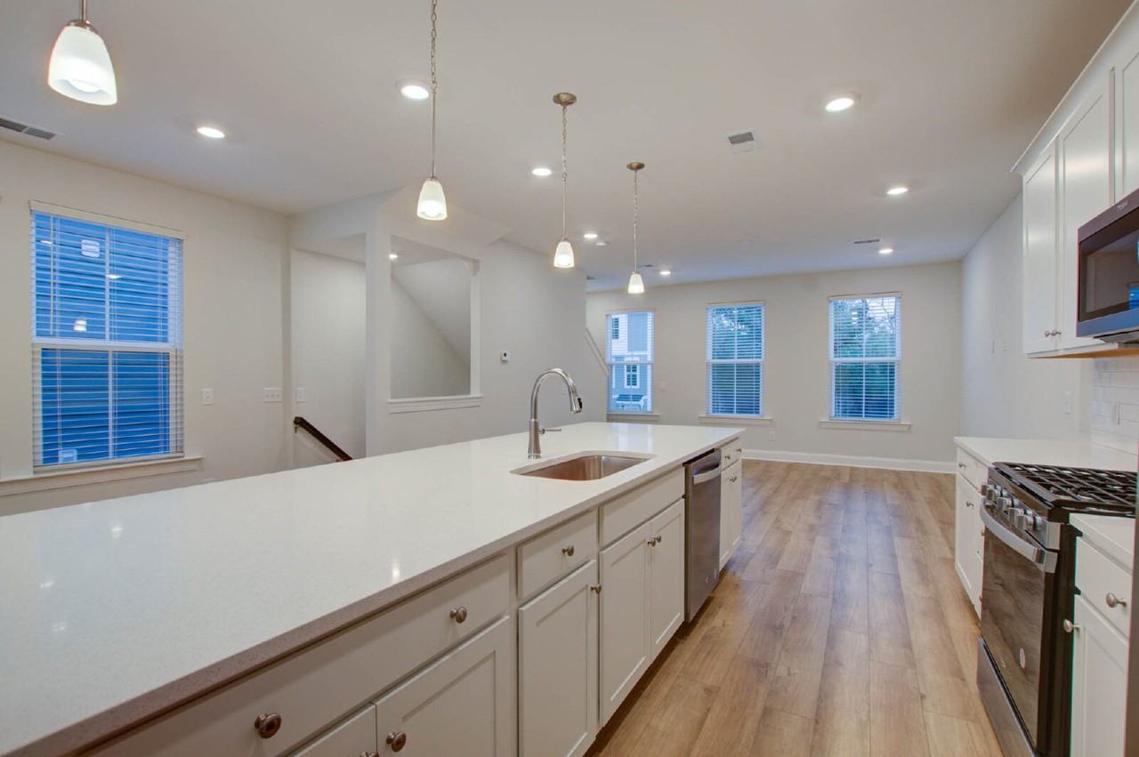1237 Tice Ln - Photo 3 of 21