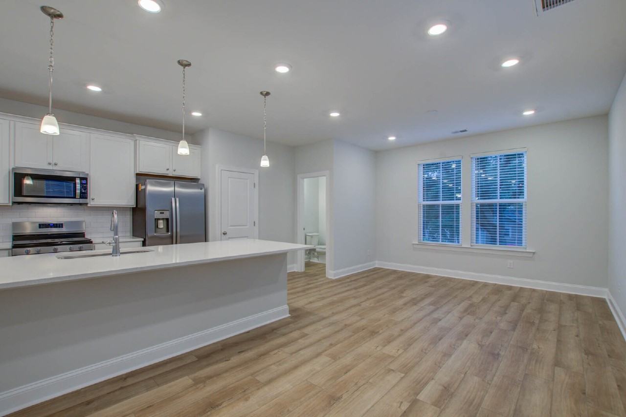 1237 Tice Ln - Photo 4 of 21