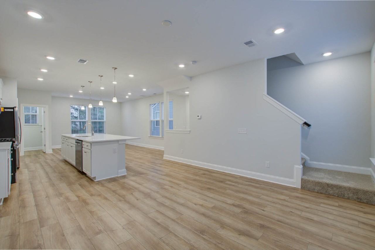 1237 Tice Ln - Photo 7 of 21