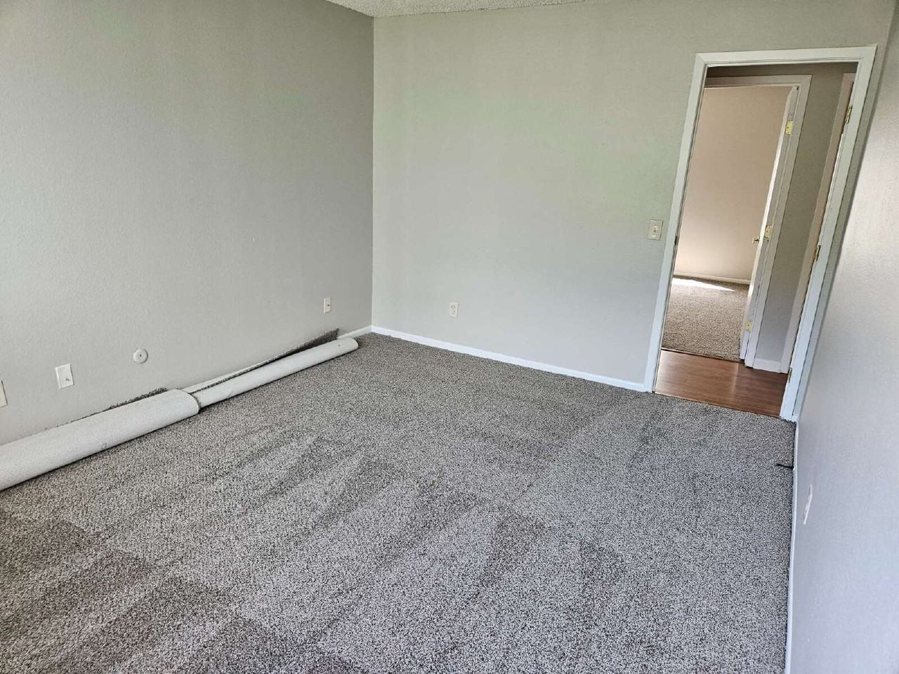 12174 E Kepner Pl - Photo 6 of 10
