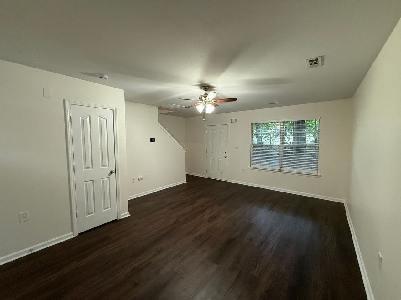 3928 Glory St - Photo 4 of 13