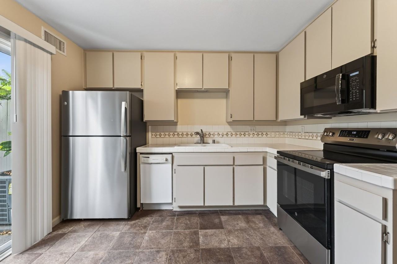 7966 Camino Kiosco - Photo 4 of 27