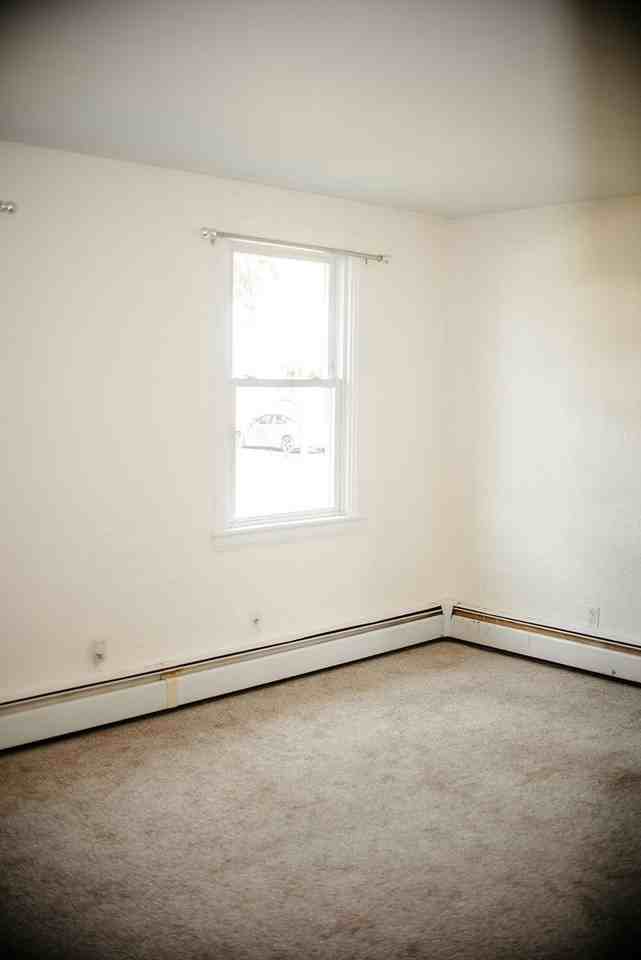 1078 Kelly Dr - Photo 5 of 22