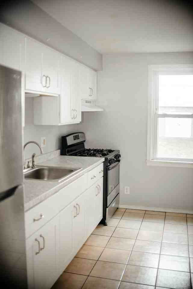 1080 Kelly Dr - Photo 6 of 19